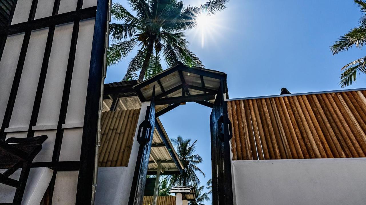 Sanctum Dive Bungalows With Private Pool Gili Trawangan Extérieur photo