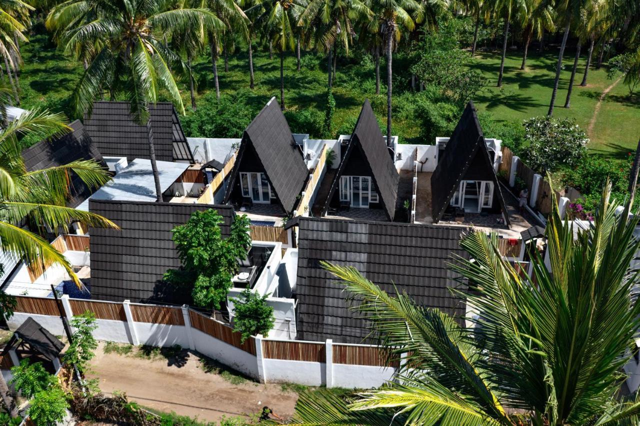 Sanctum Dive Bungalows With Private Pool Gili Trawangan Extérieur photo