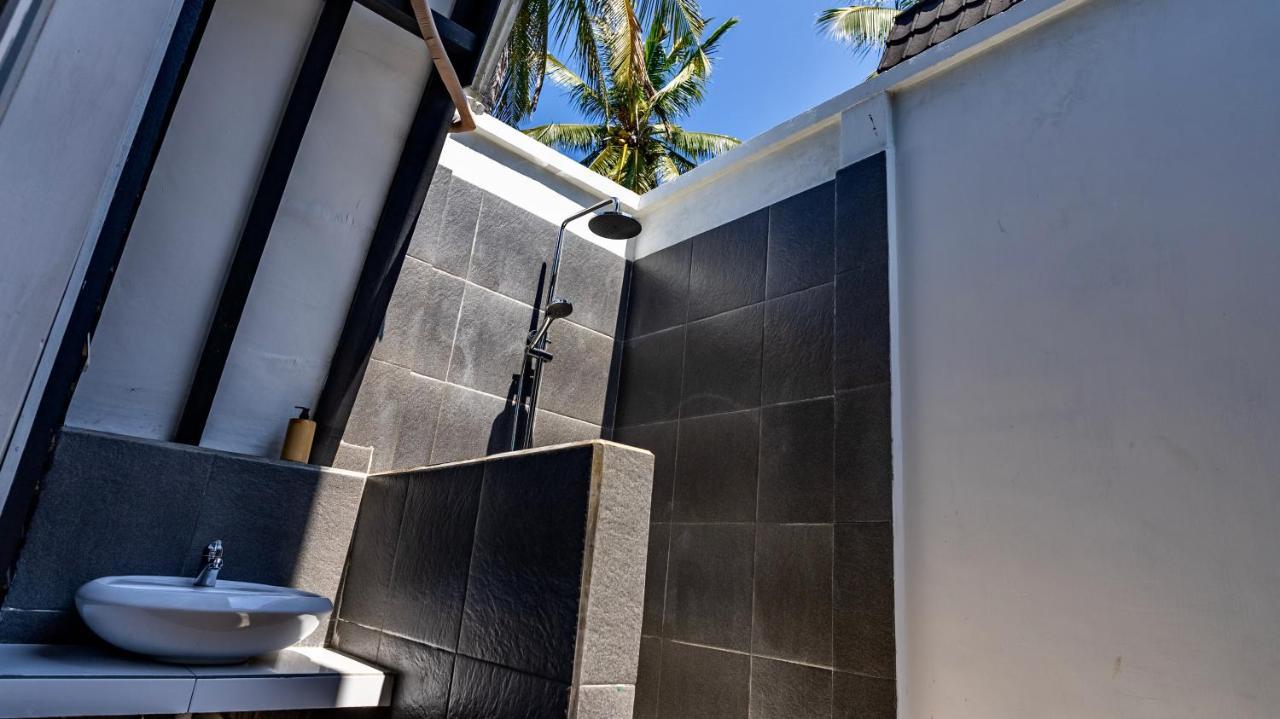 Sanctum Dive Bungalows With Private Pool Gili Trawangan Extérieur photo