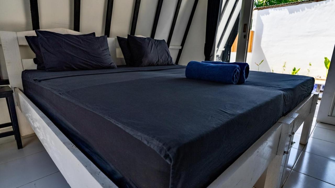 Sanctum Dive Bungalows With Private Pool Gili Trawangan Extérieur photo
